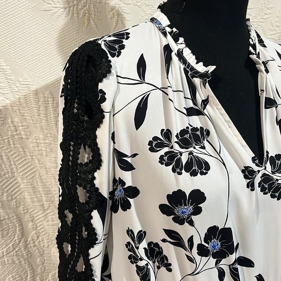 White House Black Market blouse, size XS‎ - Picture 4 of 15